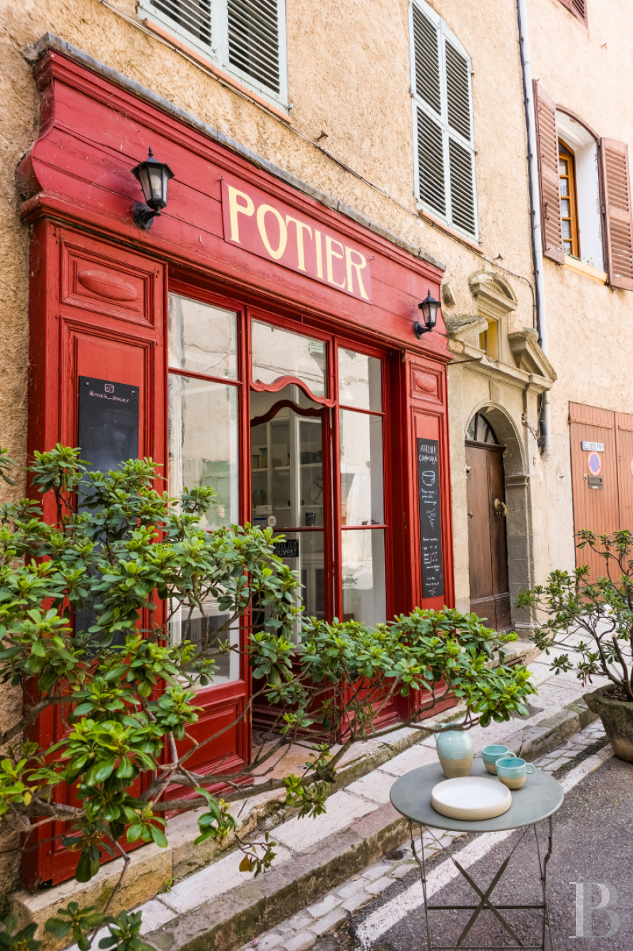A house in the heart of the village of Cotignac, in the Var  - photo  n°20